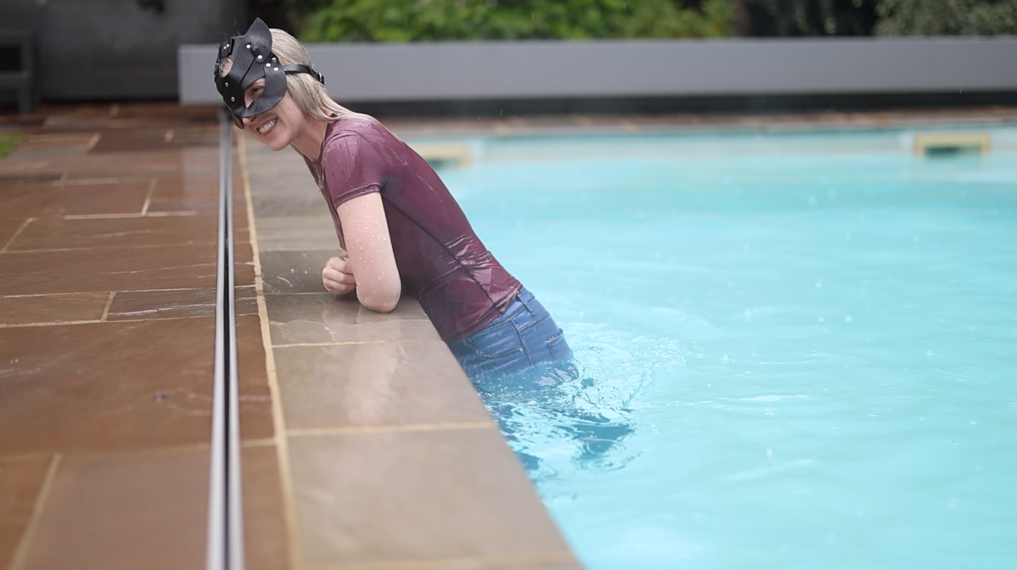 Light Blue Jeans and Polyester Top In Pool