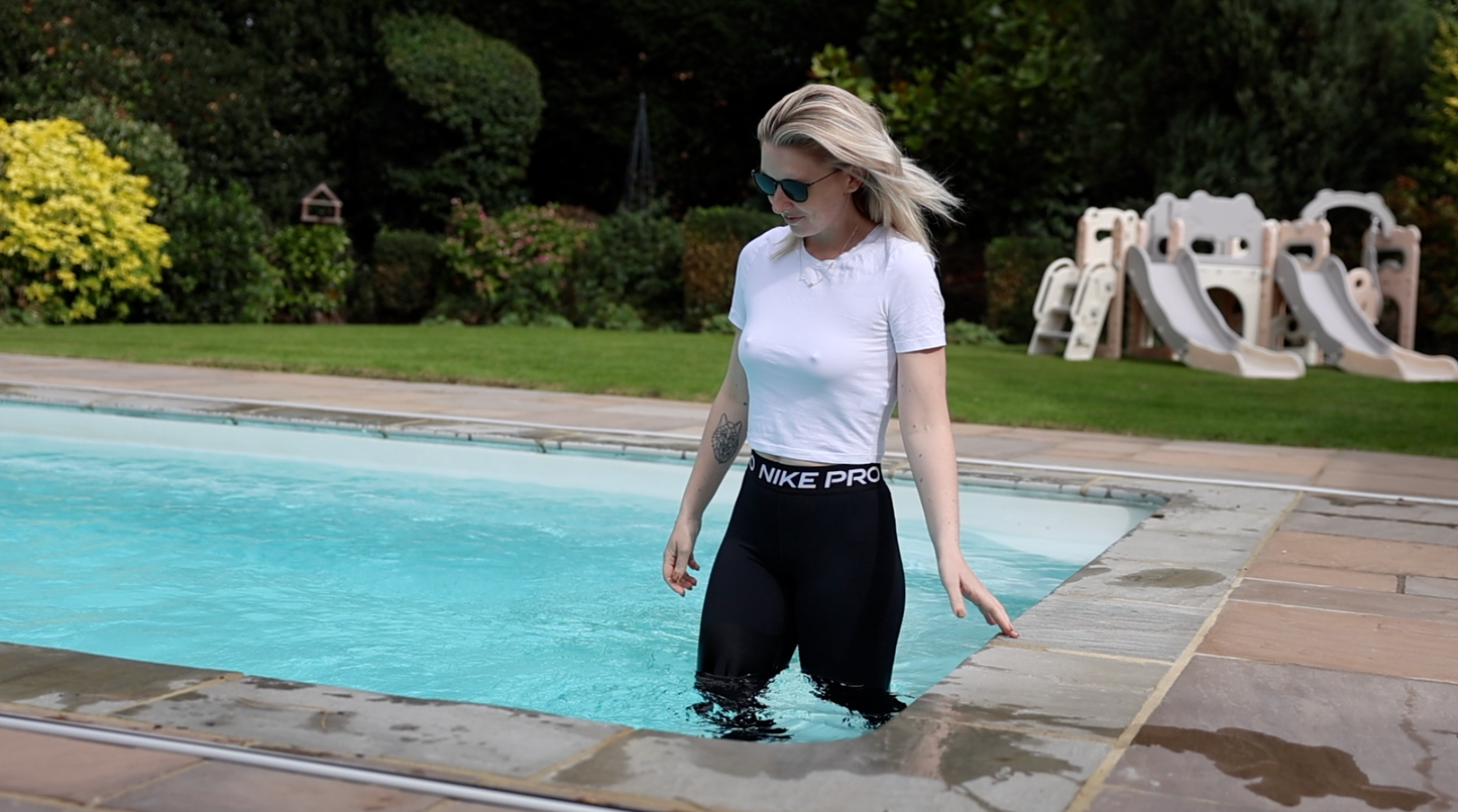 Nike Pro Black Leggings & White T-Shirt