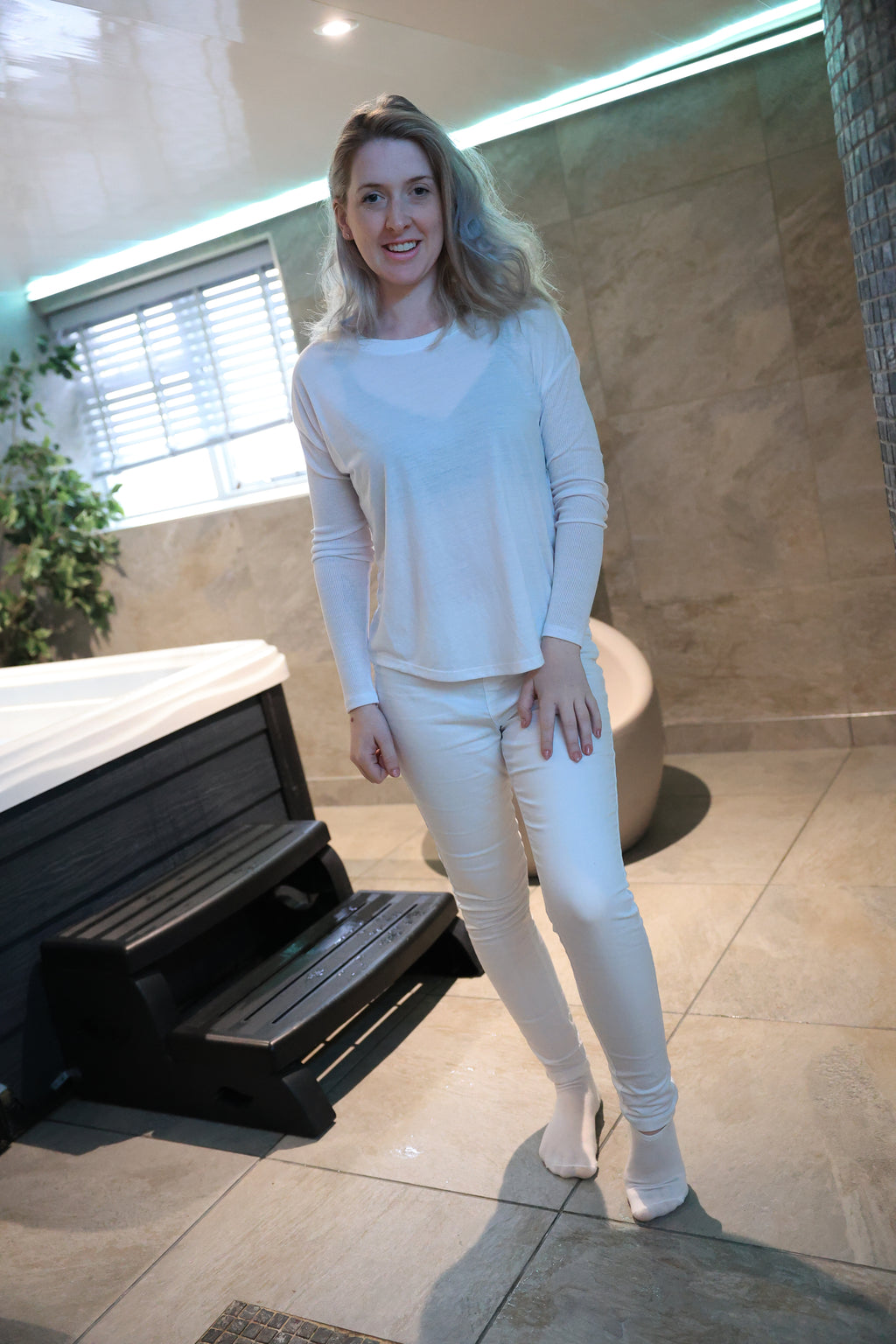 All White In Shower & Hottub