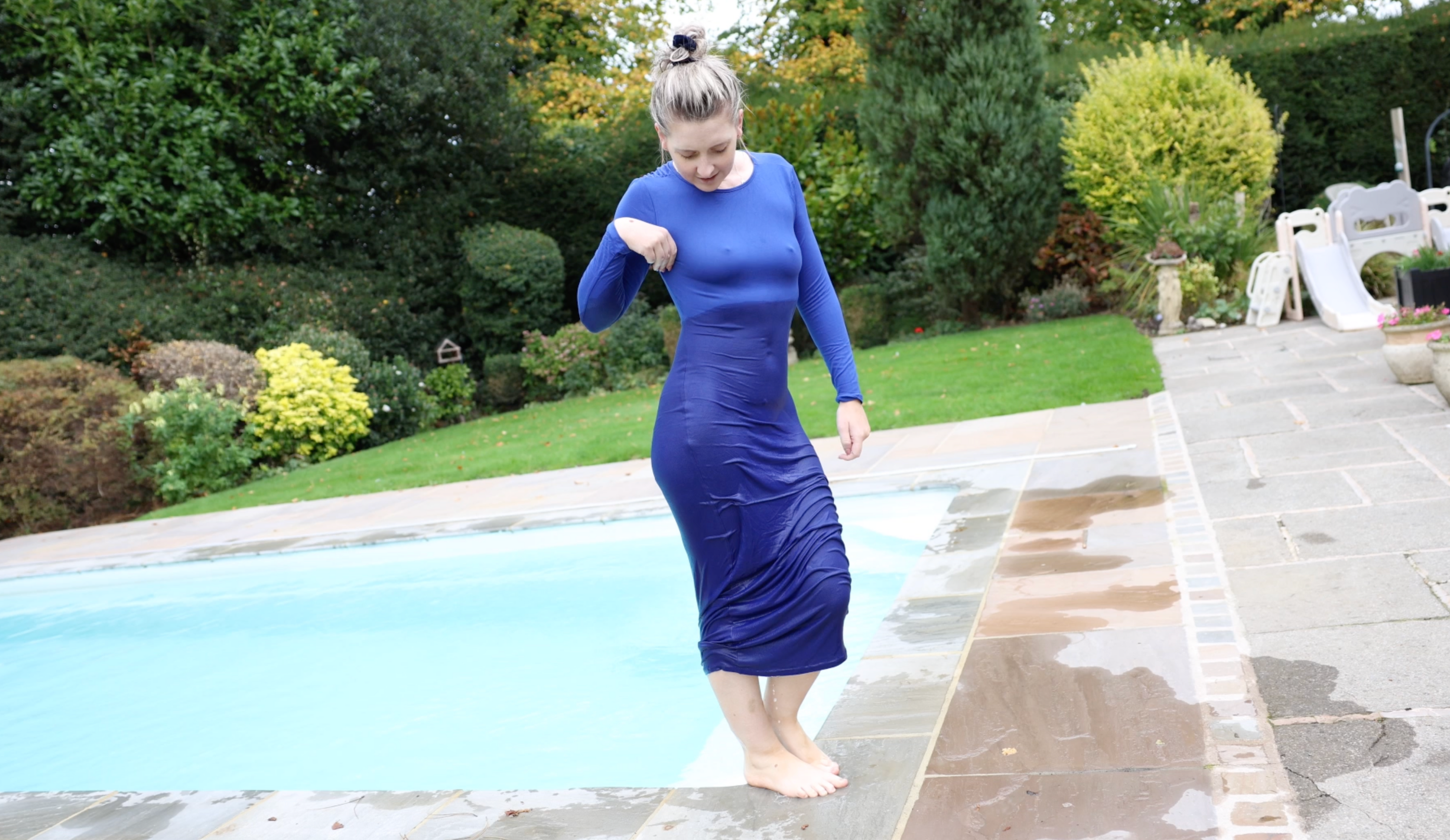 Blue Long Sleeve Bodycon Dress In pool & Hottub