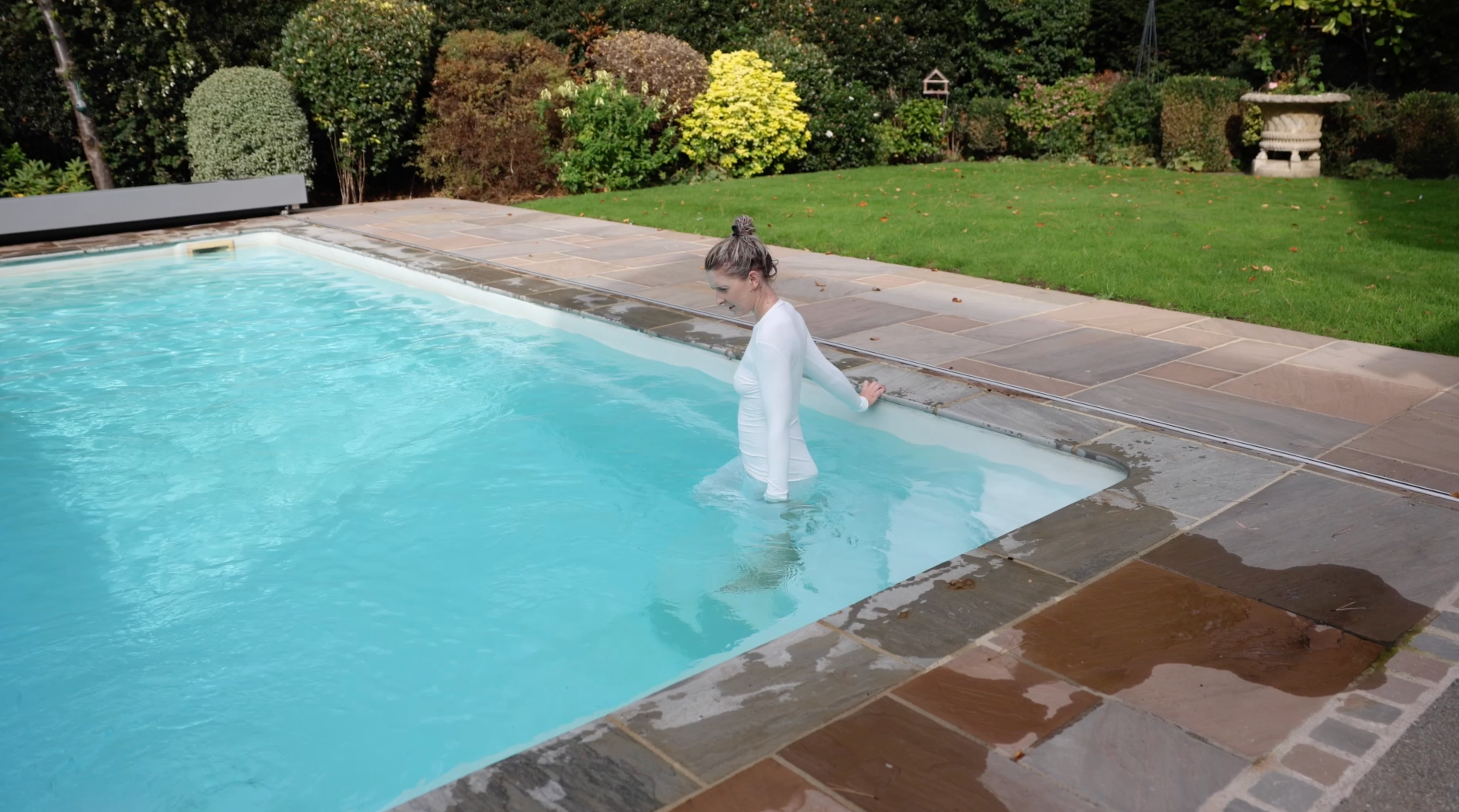 Long Tight White Dress In Pool & Hottub