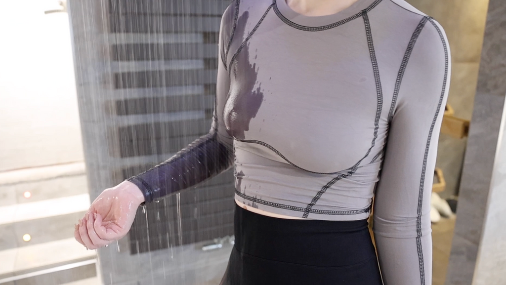 Grey Long Sleeve Shirt & Black Leggings In Shower & Hottub