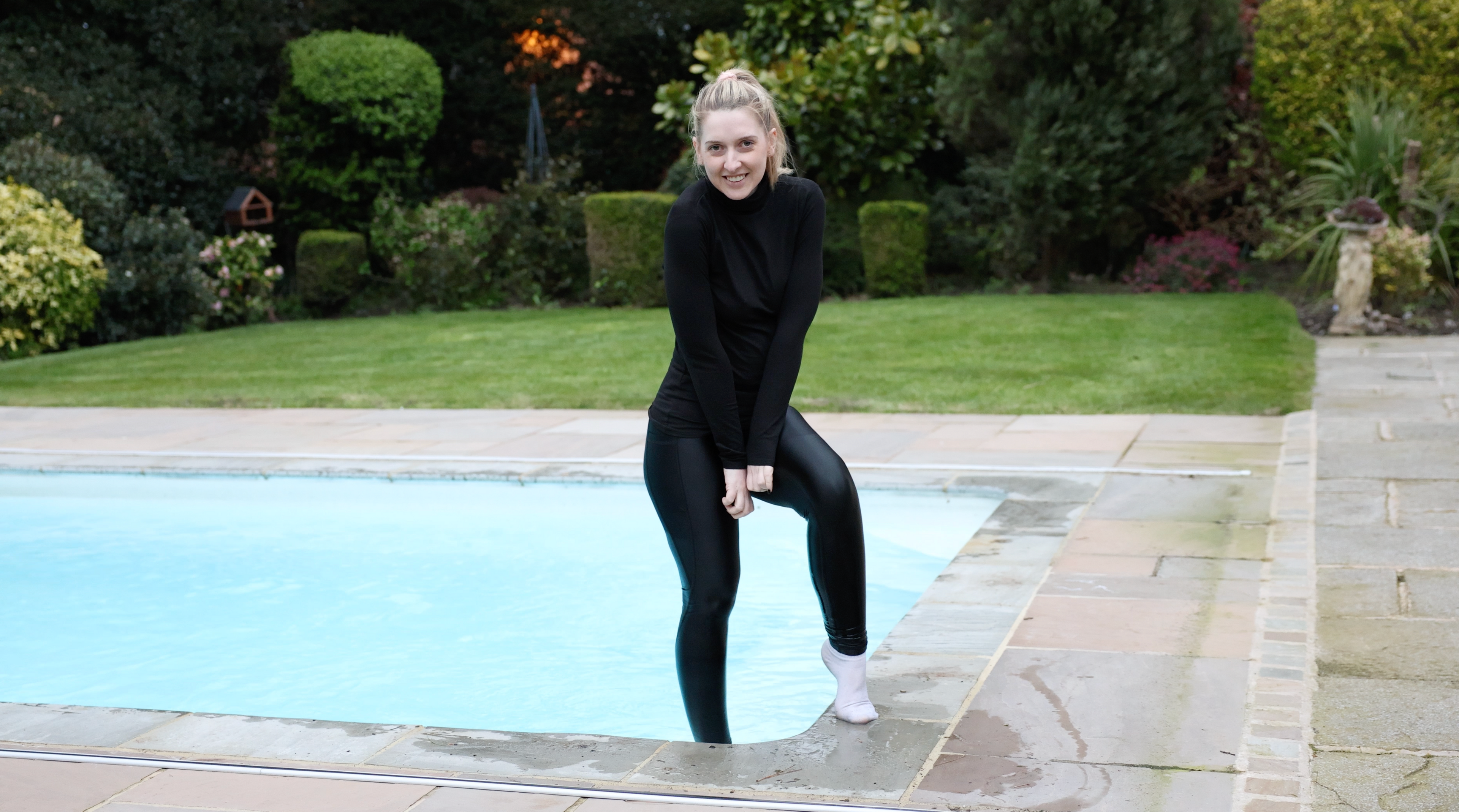 Black Turtle Neck Longsleeve, Leggings & Socks In Pool & Hottub