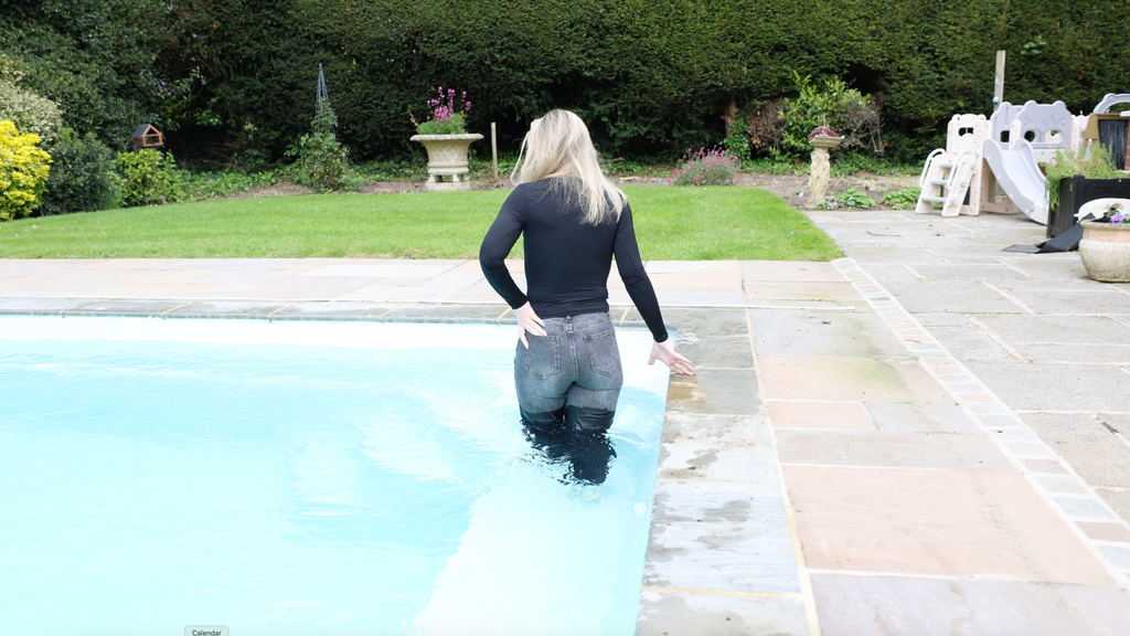 Black Long sleeve & Grey Jeans In The Pool