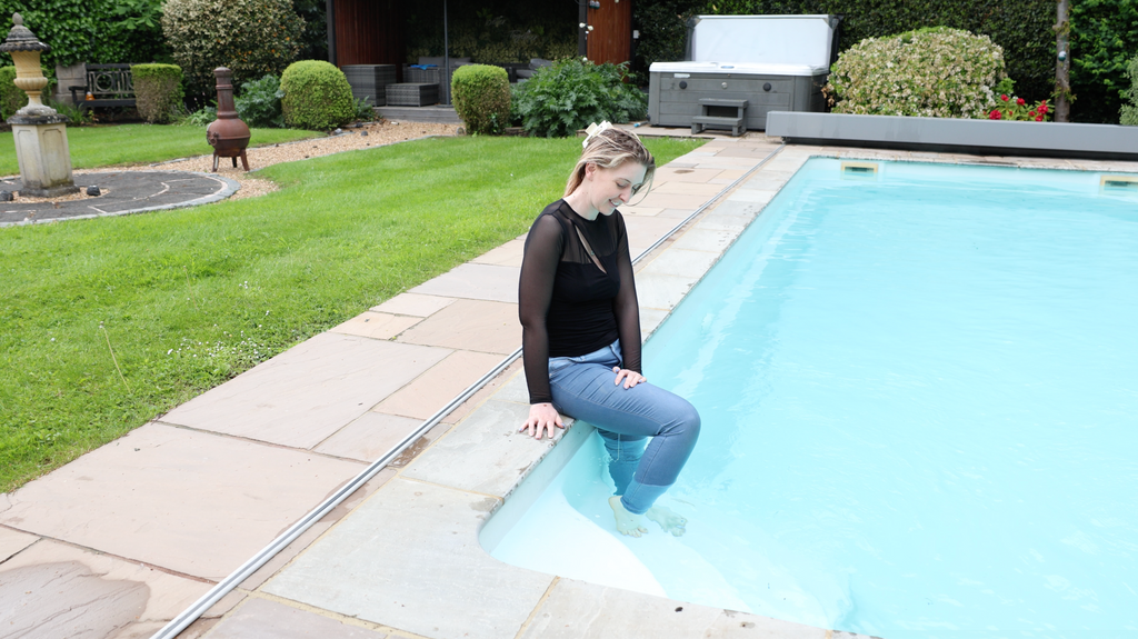 Blue Jeans & Black Going Out Top In The Pool