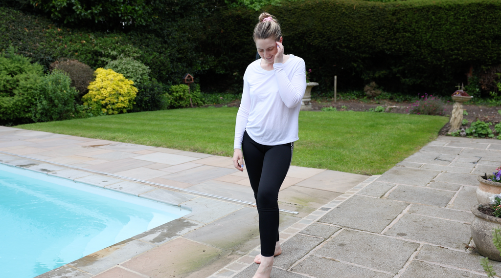 White Flowy Longlseeve & Sports Leggings In The Pool & Hottub