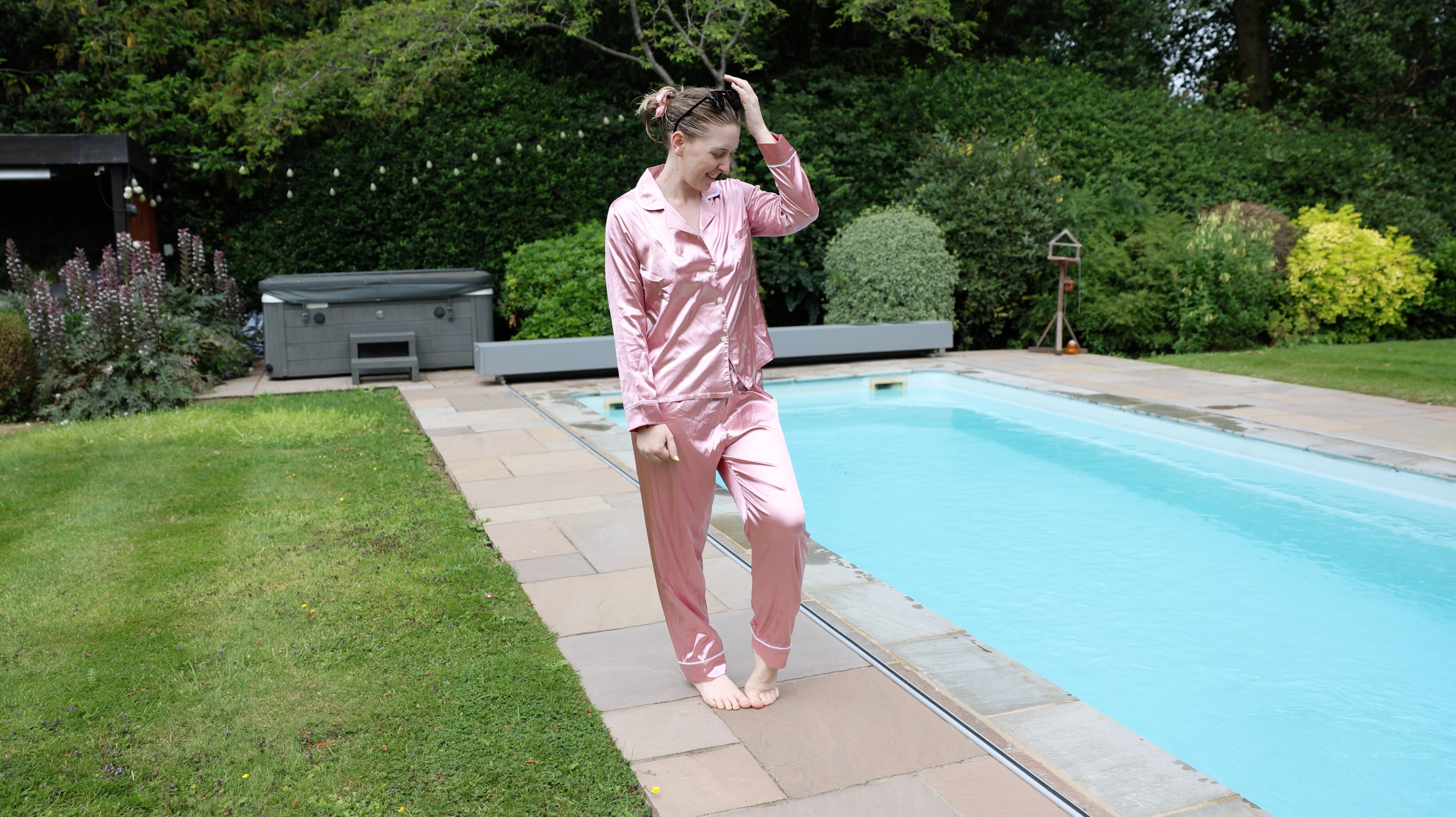 Satin Pyjamas In Pool + Underwater Scenes!