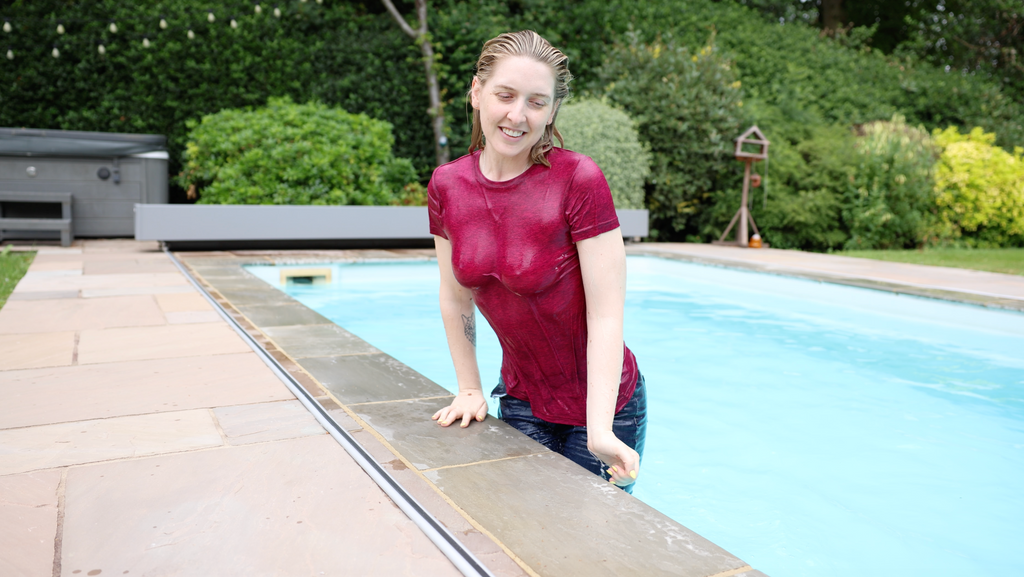 Heather T-Shirt & Jeans In The Pool!