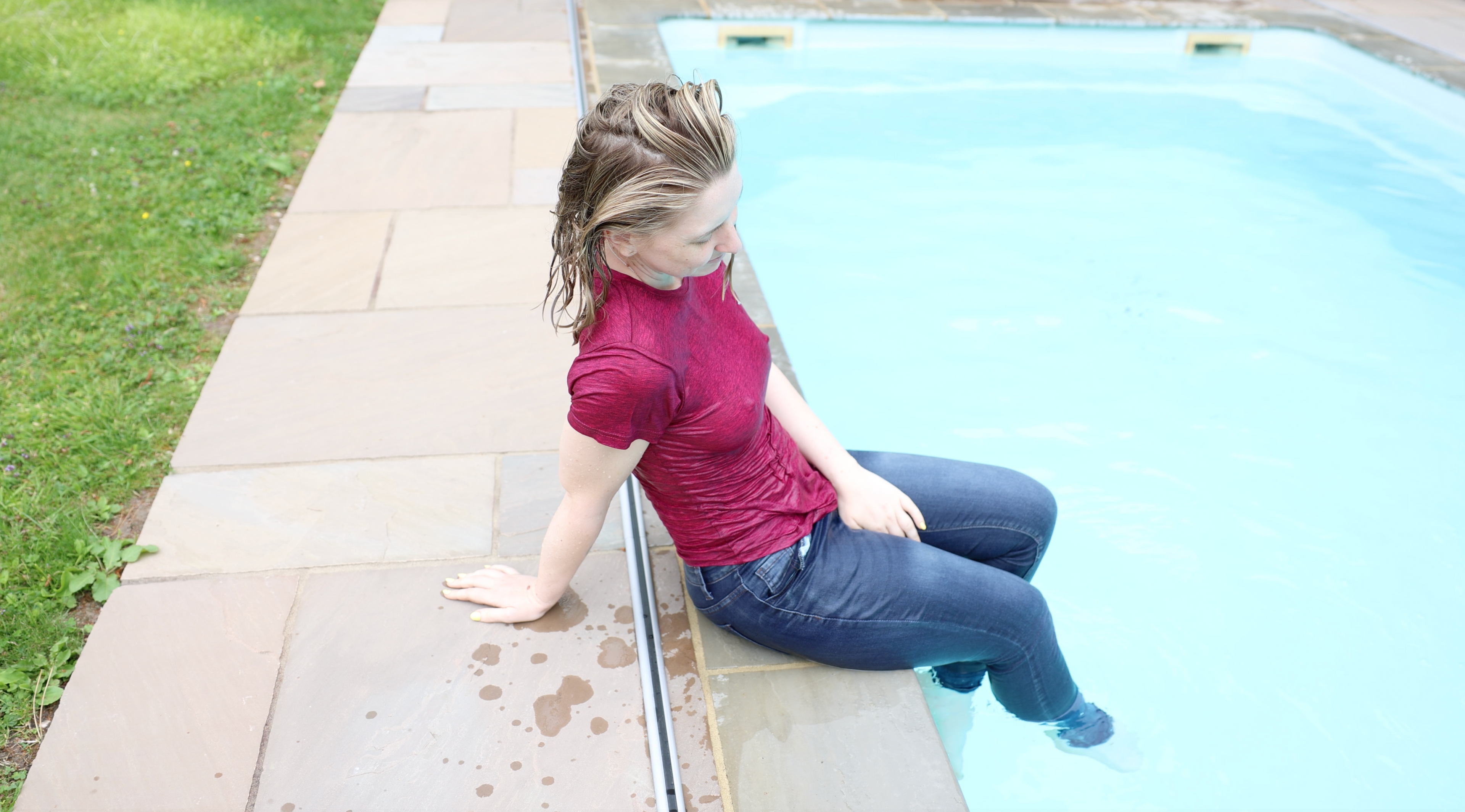 Heather T-Shirt & Jeans In The Pool!