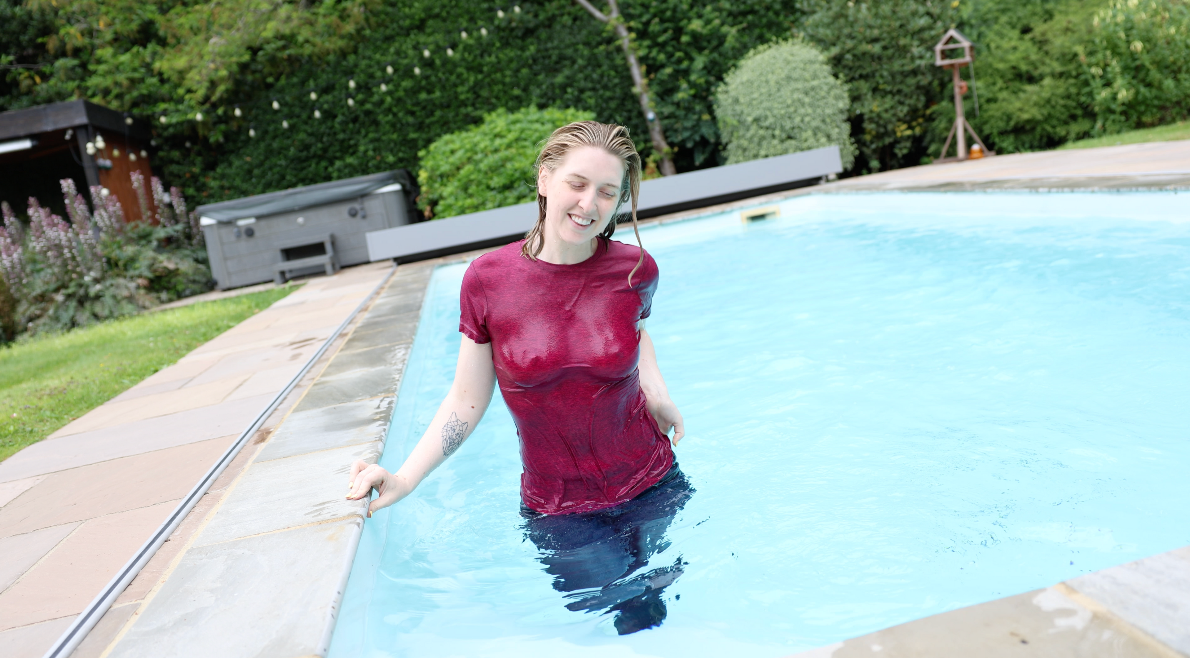 Heather T-Shirt & Jeans In The Pool!