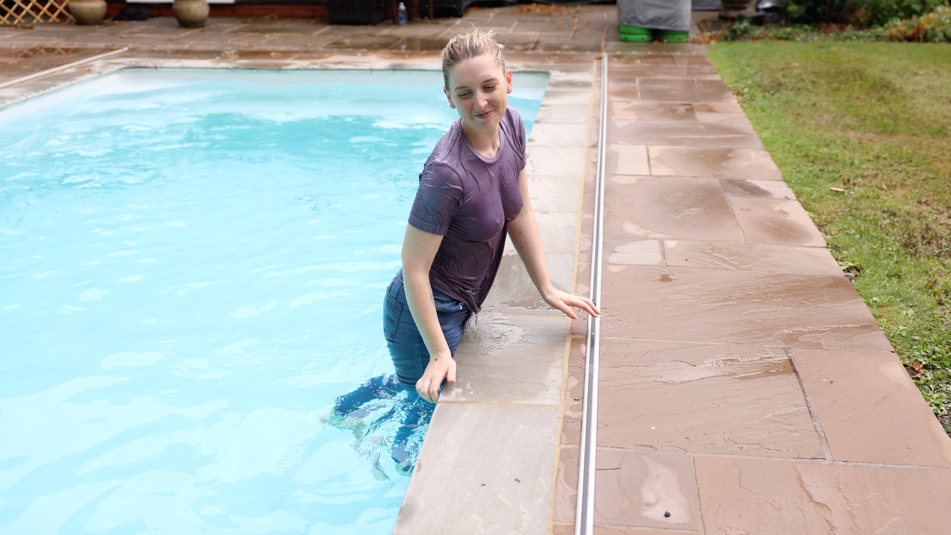 Fun With The Li-lo In The Pool!