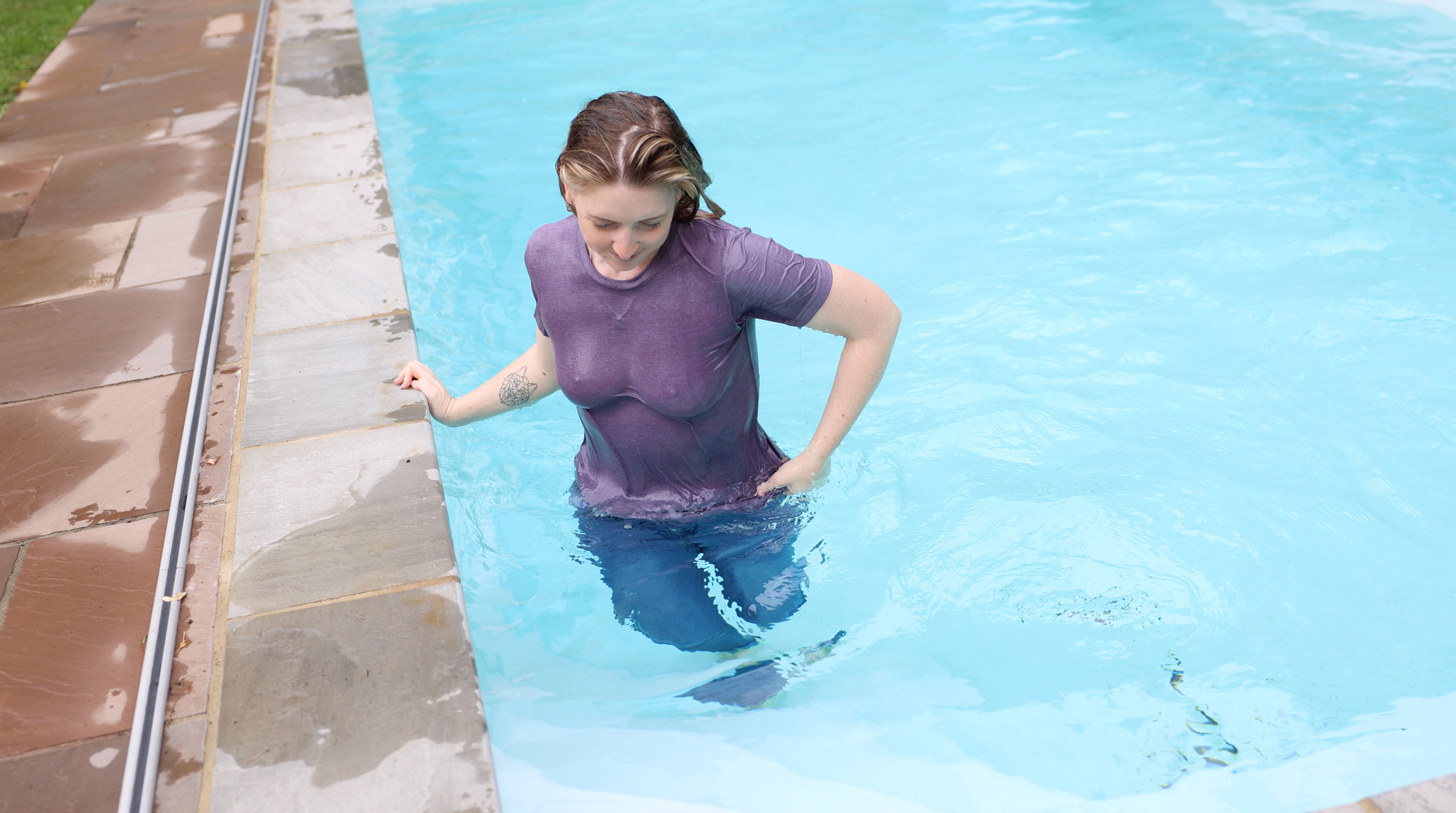Fun With The Li-lo In The Pool!
